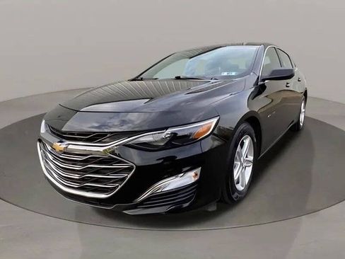 Used 2020 Chevrolet Malibu LS FWD image 2
