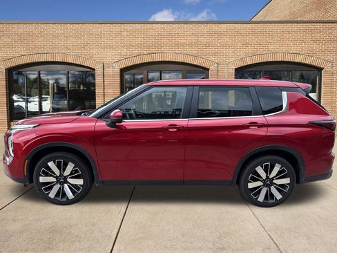 Used 2025 Mitsubishi Outlander SE AWD/4WD image 12