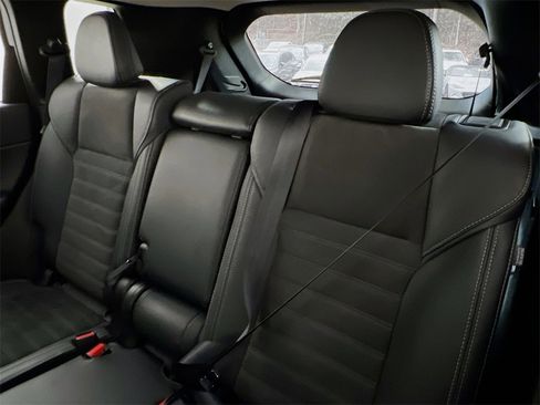 Used 2024 Mitsubishi Outlander SE image 21