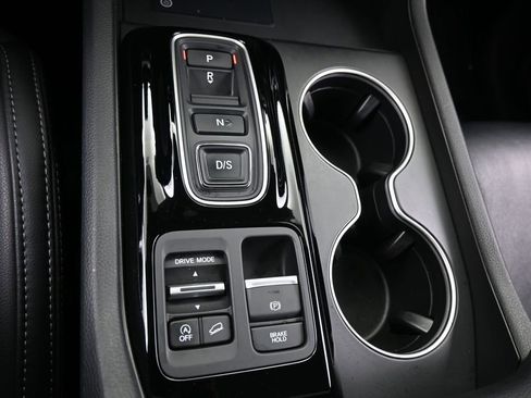 Used 2024 Honda Pilot Touring image 32