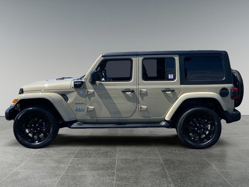 Used 2022 Jeep Wrangler Unlimited Sahara w/ Cold Weather Group AWD/4WD image 2