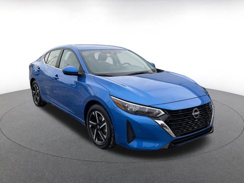 Used 2025 Nissan Sentra SV image 1