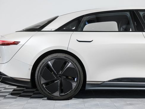 Used 2024 Lucid Air Pure image 2