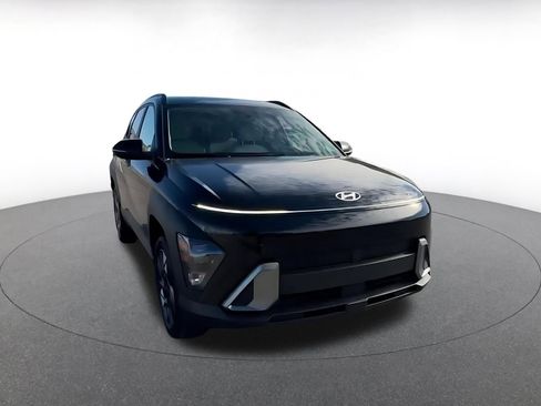 Used 2025 Hyundai Kona SEL image 3