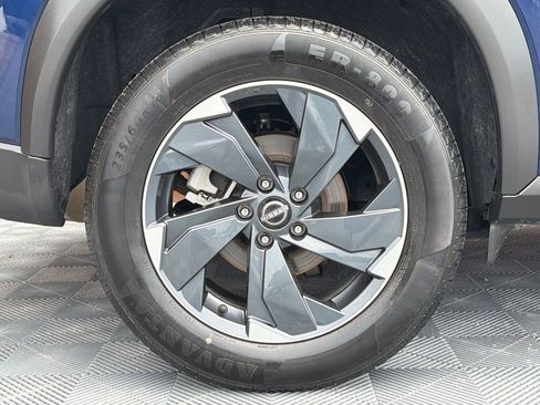 Used 2024 Nissan Rogue SV AWD/4WD image 19
