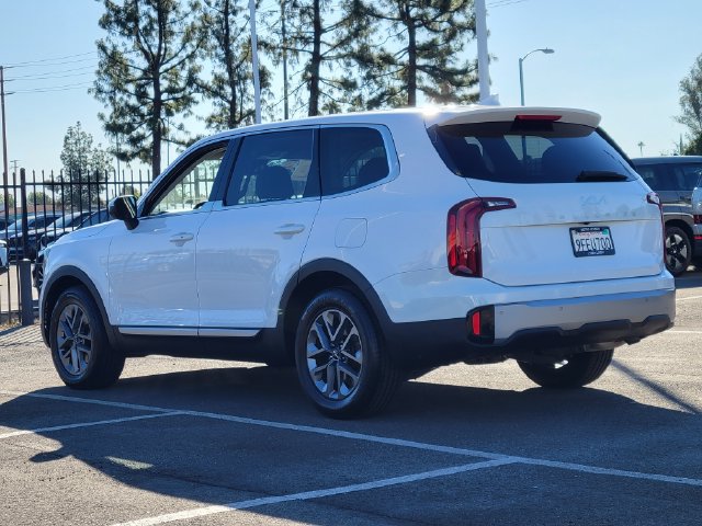 Used 2023 Kia Telluride LX FWD image 3