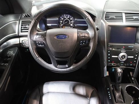 Used 2018 Ford Explorer Sport AWD/4WD image 32