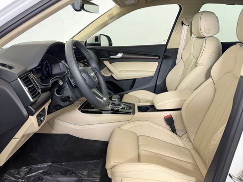 Used 2023 Audi Q5 2.0T Premium Plus w/ Premium Plus Package AWD/4WD image 5