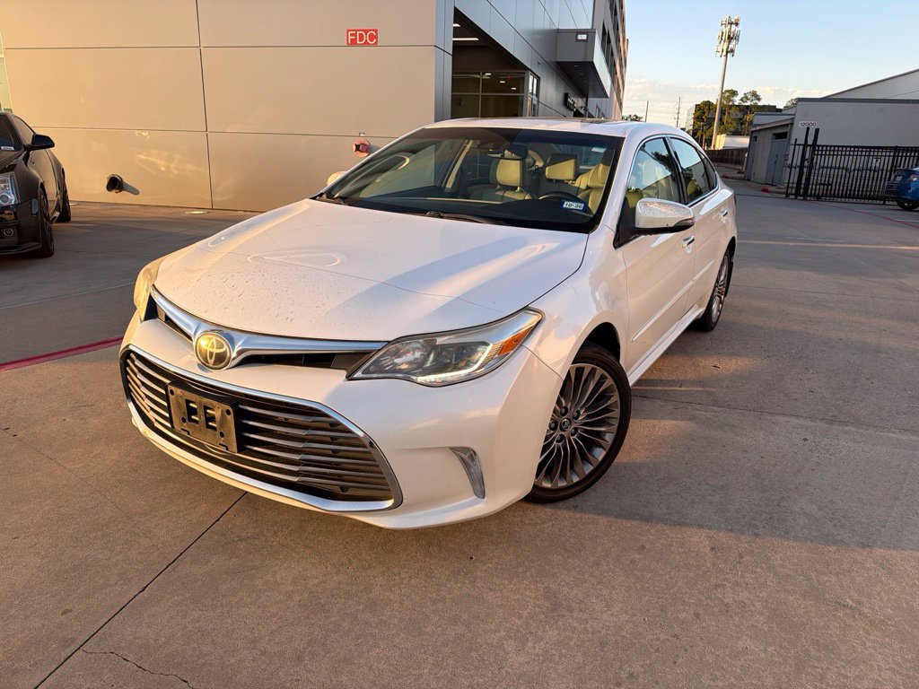 Used 2017 Toyota Avalon Limited FWD image 1