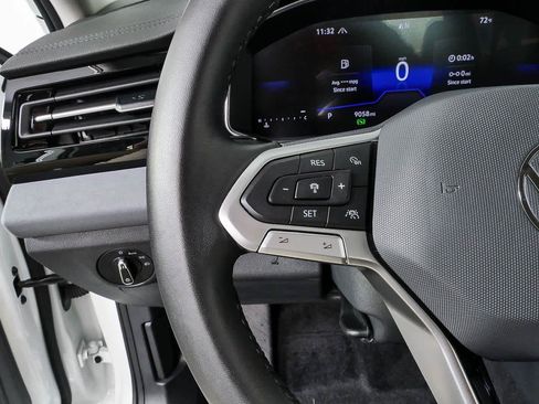 Certified 2025 Volkswagen Jetta SE FWD image 9