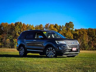 Used 2017 Ford Explorer Platinum video 2