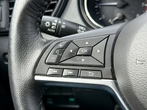 Used 2017 Nissan Rogue Sport SV w/ SV All-Weather Package image 28