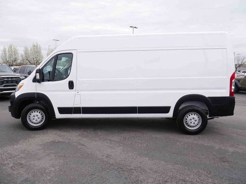 Used 2025 RAM ProMaster 2500 w/ Convenience Group image 5