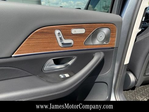 Certified 2026 Mercedes-Benz GLS 450 4MATIC image 19