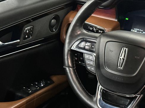 Certified 2022 Lincoln Nautilus Reserve w/ Monochromatic Package image 22