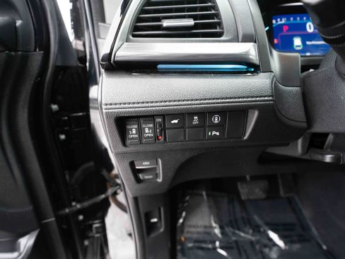 Used 2023 Honda Odyssey Elite image 11