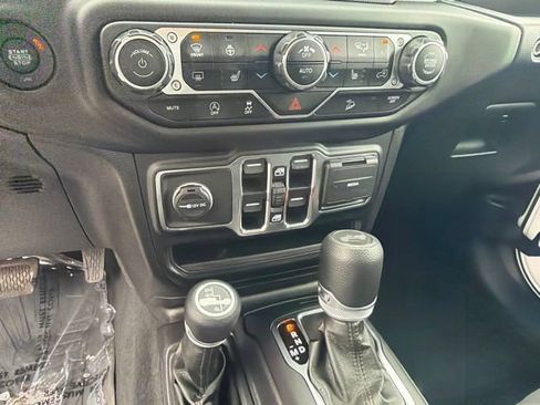 Used 2021 Jeep Wrangler Unlimited Sport AWD/4WD image 27