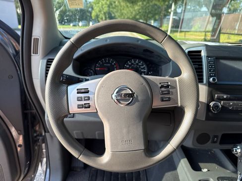 Used 2019 Nissan Frontier SV RWD image 17