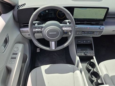 New 2026 Hyundai Kona Limited FWD image 8