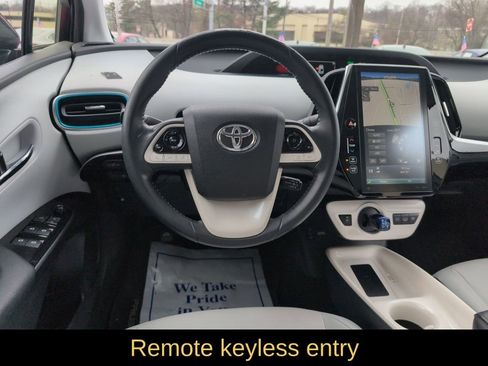 Used 2017 Toyota Prius Prime Premium image 15