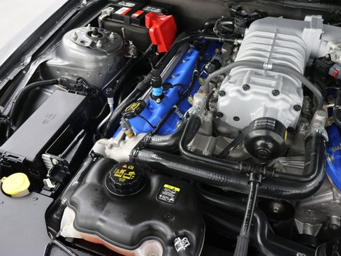 Used 2011 Ford Mustang Shelby GT500 w/ SVT Performance Pkg RWD image 17