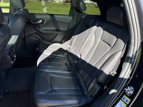 Used 2017 Audi Q7 3.0T Premium Plus image 21