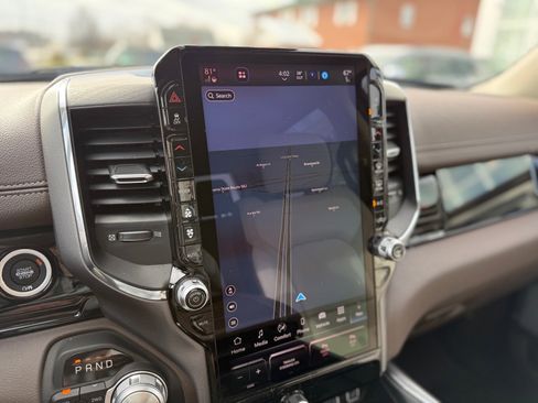 Used 2025 RAM 1500 Laramie image 19