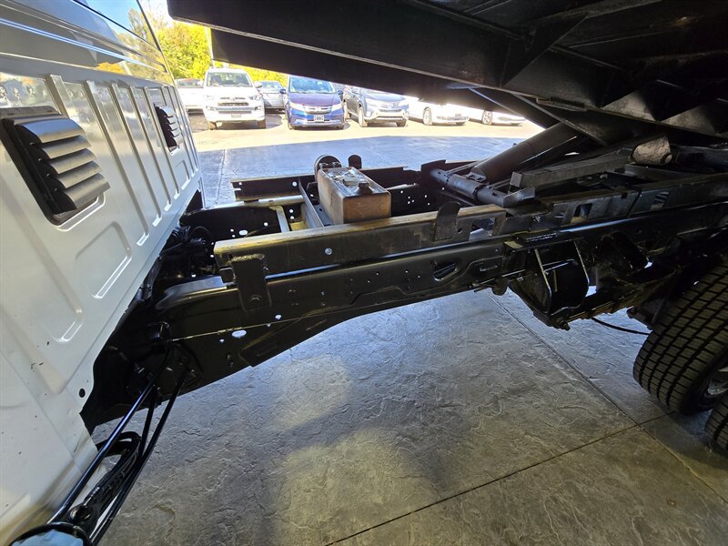 Used 2015 RAM 4500 Tradesman w/ Power & Remote Entry Group RWD image 22