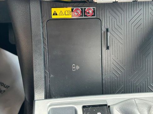 Certified 2025 Toyota Tacoma SR5 AWD/4WD image 31