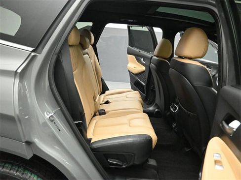 Used 2023 Hyundai Santa Fe Calligraphy image 25