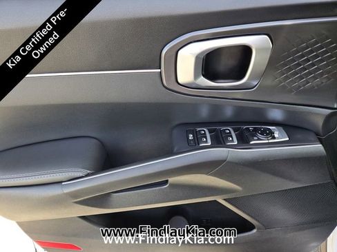 Certified 2025 Kia Sorento S image 21