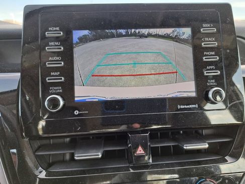 Used 2024 Toyota Camry SE image 11