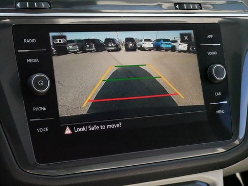 Certified 2023 Volkswagen Tiguan SE w/ Panoramic Sunroof Package image 28