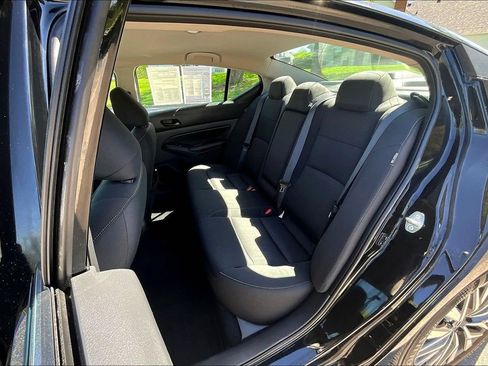 Used 2025 Nissan Altima 2.5 SV FWD image 21