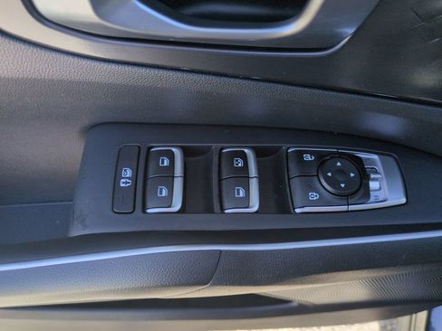 Used 2022 Kia Sorento S FWD image 15
