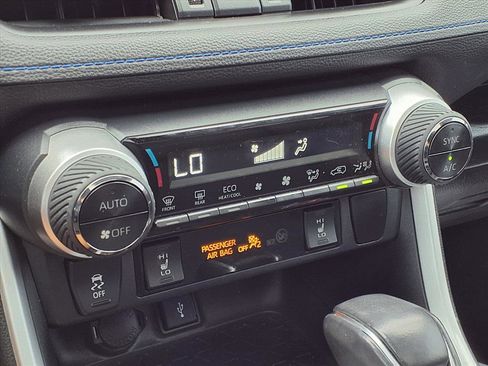 Used 2020 Toyota RAV4 XSE image 8