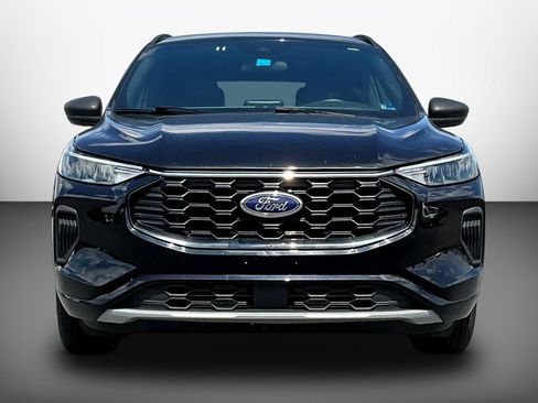 Certified 2024 Ford Escape ST-Line AWD/4WD image 2