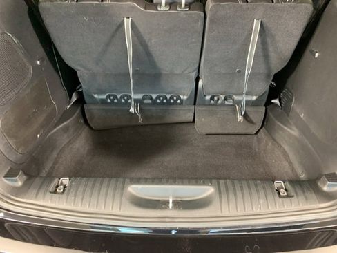 Used 2024 Chrysler Pacifica Touring-L w/ Uconnect Theater Family Group image 13