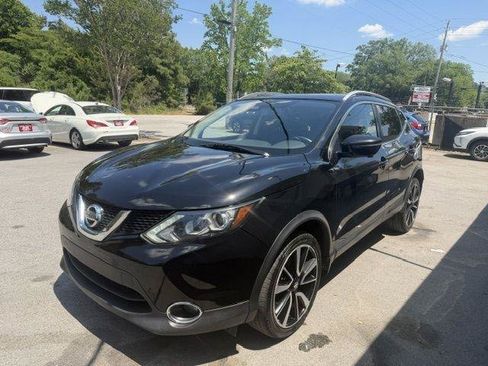 Used 2018 Nissan Rogue Sport SL w/ SL Premium Package FWD image 2