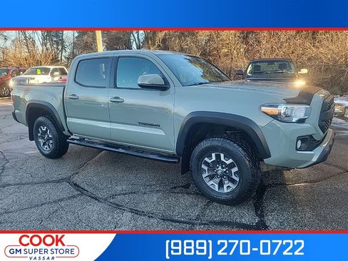 Used 2022 Toyota Tacoma TRD Off-Road image 1