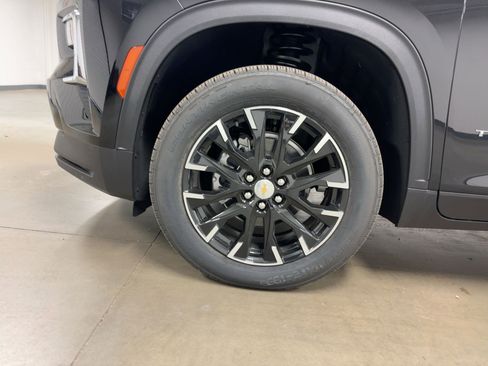 New 2026 Chevrolet Traverse LT w/ Sun and Wheel Package image 11
