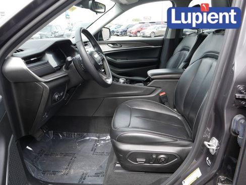 Used 2022 Jeep Grand Cherokee L Limited image 13