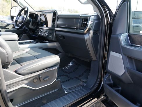 Used 2023 Ford F250 Lariat w/ Lariat Ultimate Package image 32