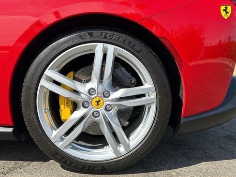 Used 2019 Ferrari Portofino image 45