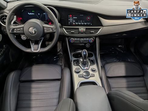 Used 2026 Alfa Romeo Giulia AWD image 24