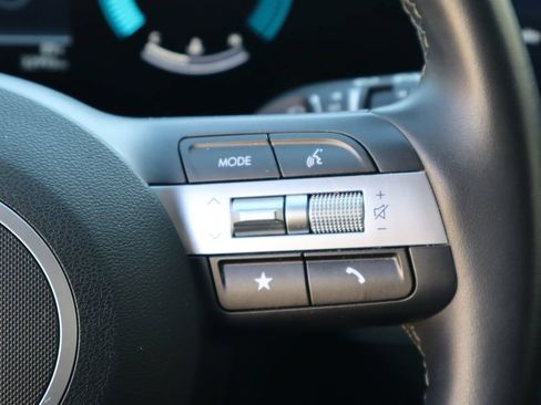 Used 2025 Hyundai Kona SEL FWD image 12
