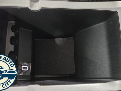 Used 2021 Jeep Cherokee Limited image 23