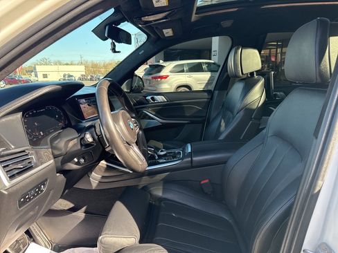 Used 2020 BMW X7 M50i w/ Dynamic Handling Package image 22