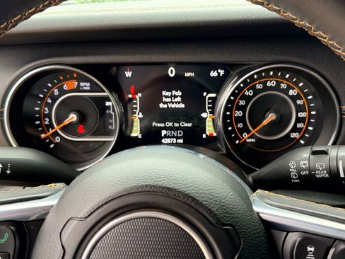 Used 2021 Jeep Wrangler Unlimited Sahara image 26