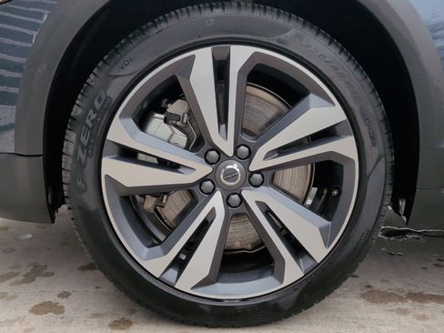 Used 2025 Volvo V60 B5 Cross Country Plus image 35